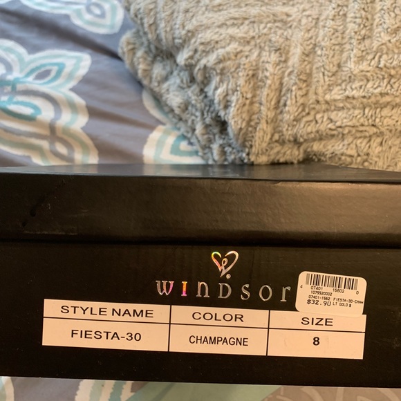 Prom dress and shoes - Picture 6 of 6